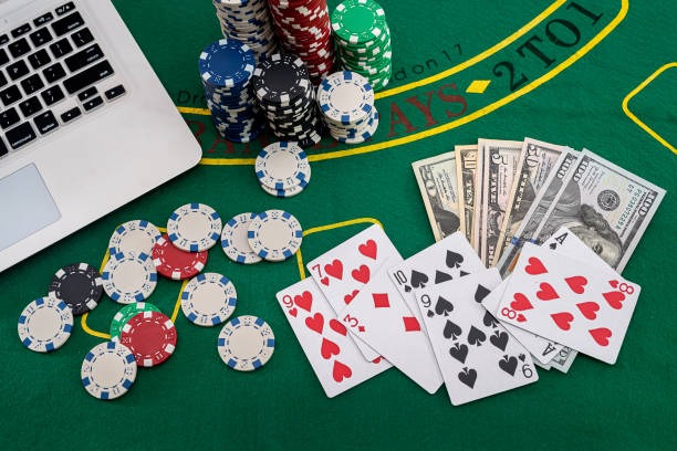 Capsa Susun card game table at lotto sydney showing player hands and rankings